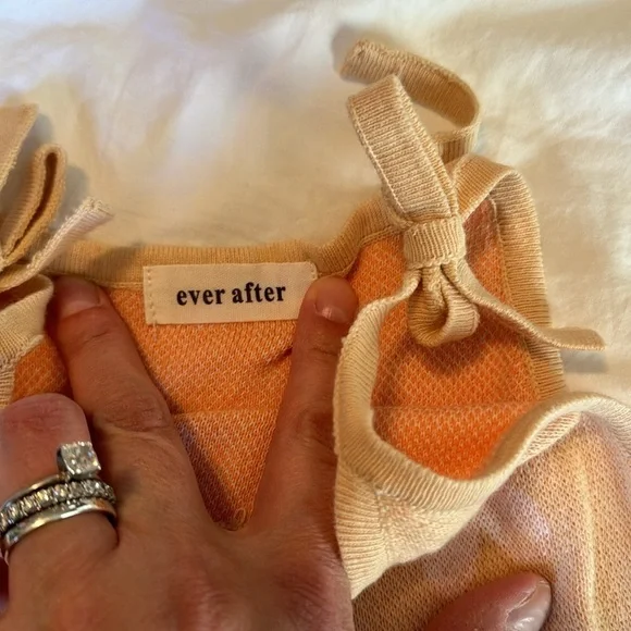 Knit Daisy Dress - Picture 3 of 6